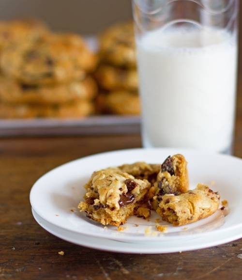 Peanut Butter Oat Cookies Peanut Butter Oat Cookies on a plate